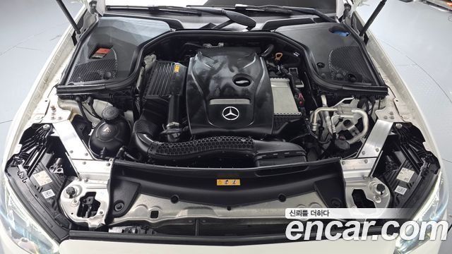 Mercedes-Benz E-Class 2023 — photo 6