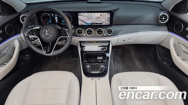 Mercedes-Benz E-Class 2023 — photo 10