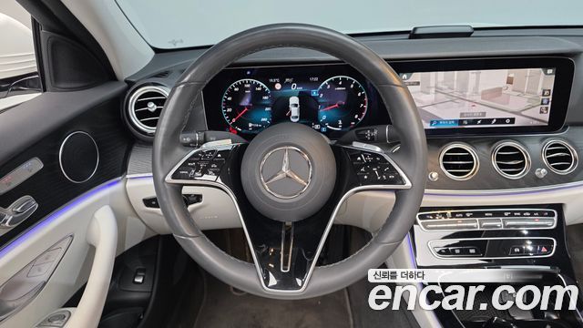 Mercedes-Benz E-Class 2023 — photo 20