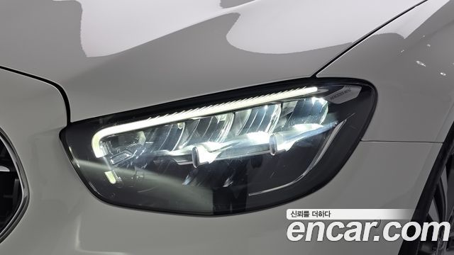 Mercedes-Benz E-Class 2023 — photo 8