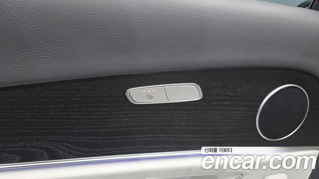 Mercedes-Benz E-Class 2023 — photo 30