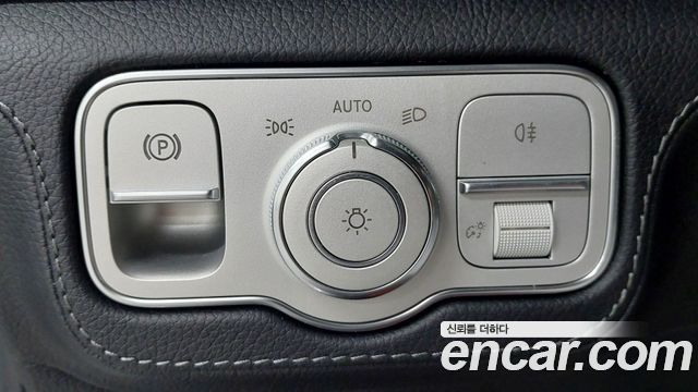 Mercedes-Benz GLE-Class 2025 — photo 18