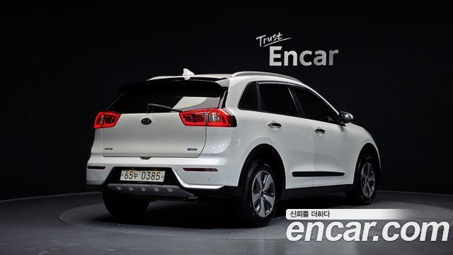 Kia Niro 2017 — photo 2