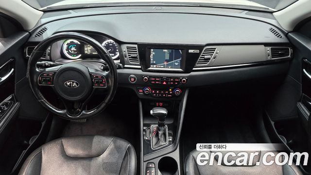 Kia Niro 2017 — photo 10