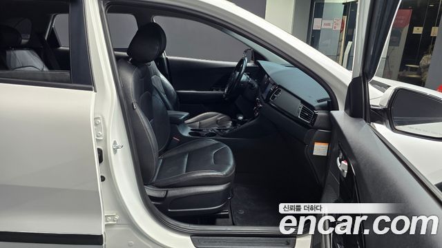 Kia Niro 2017 — photo 17