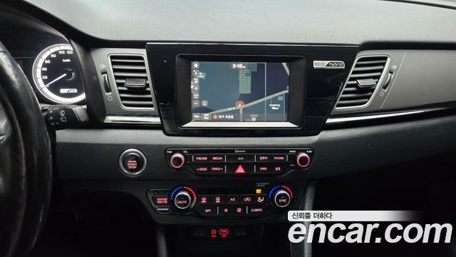Kia Niro 2017 — photo 20