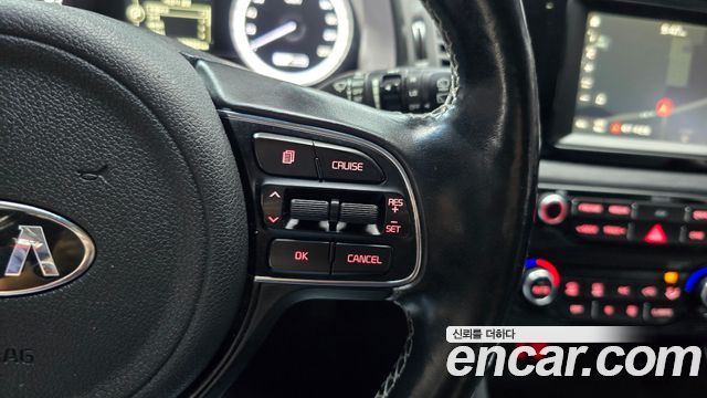 Kia Niro 2017 — photo 23
