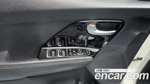 Kia Niro 2017 — photo 25
