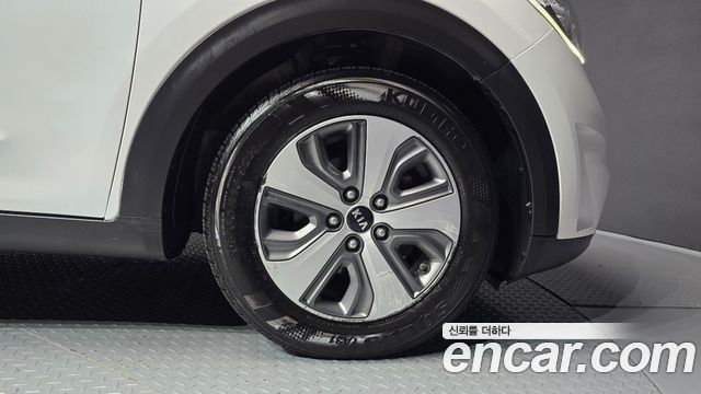 Kia Niro 2017 — photo 7