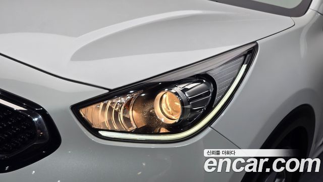 Kia Niro 2017 — photo 8