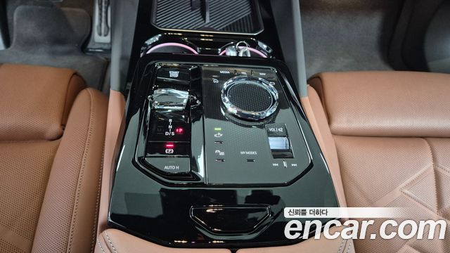 BMW 5-Series 2026 — photo 9