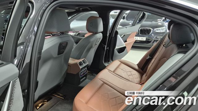 BMW 5-Series 2026 — photo 11