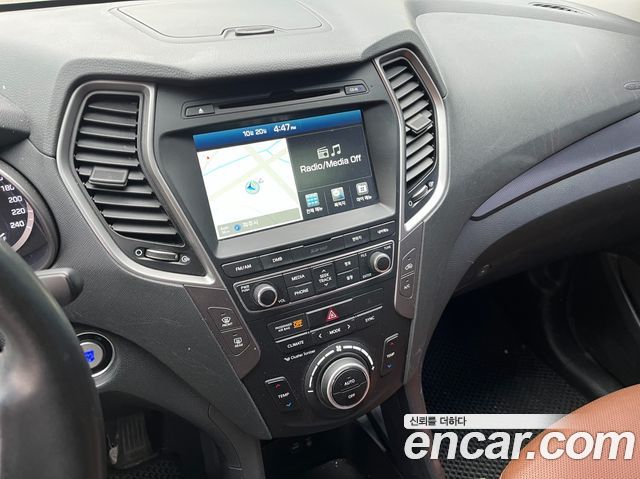 Hyundai Santafe 2018 — photo 14