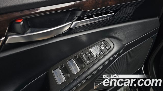 Genesis EQ900 2016 — photo 17