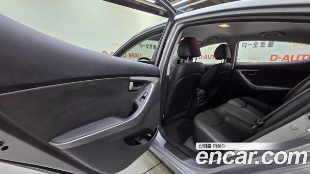 Hyundai AVANTE 2014 — photo 15