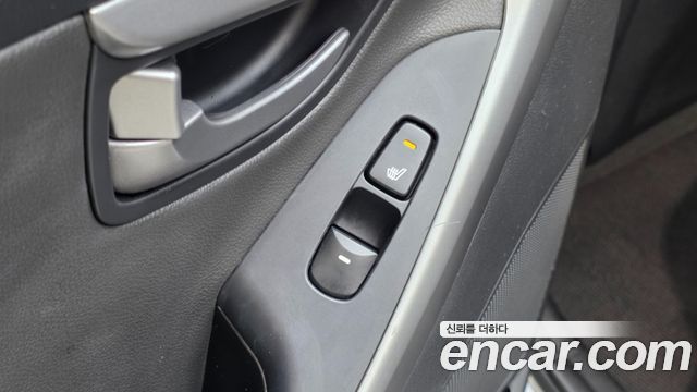 Hyundai AVANTE 2014 — photo 16