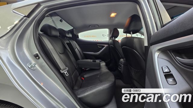 Hyundai AVANTE 2014 — photo 17