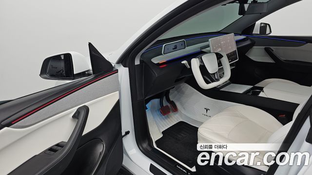 Tesla Model Y 2025 — photo 10