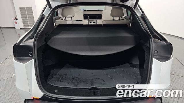 Tesla Model Y 2025 — photo 19