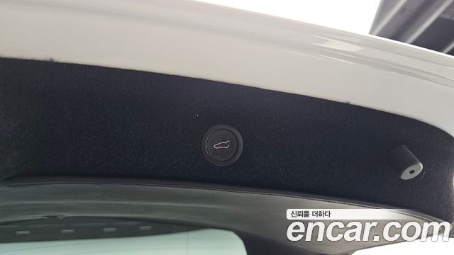 Tesla Model Y 2025 — photo 20