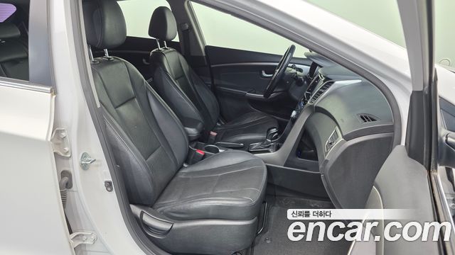 Hyundai i30 2014 — photo 11