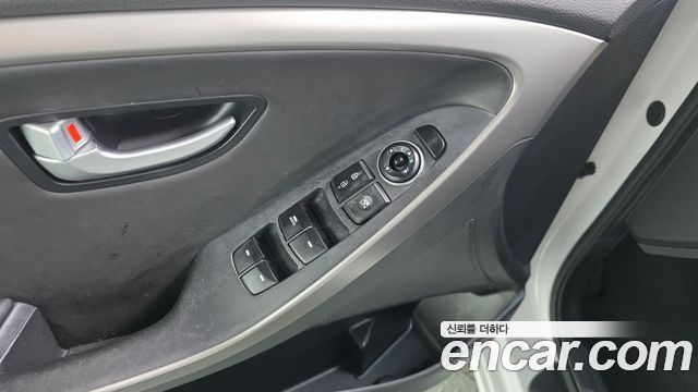 Hyundai i30 2014 — photo 17