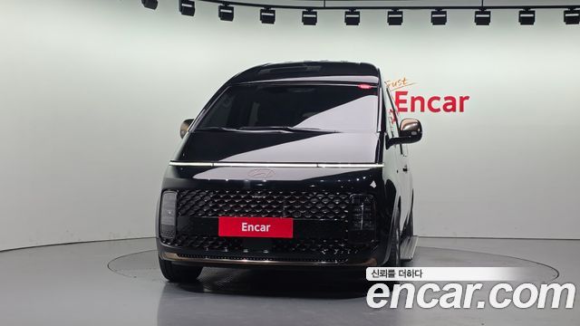 Hyundai Staria 2025 — photo 3
