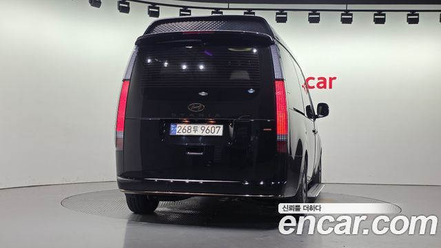 Hyundai Staria 2025 — photo 4