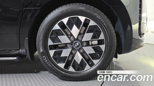 Hyundai Staria 2025 — photo 5