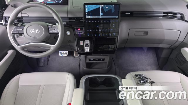 Hyundai Staria 2025 — photo 10