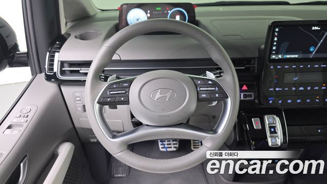 Hyundai Staria 2025 — photo 19