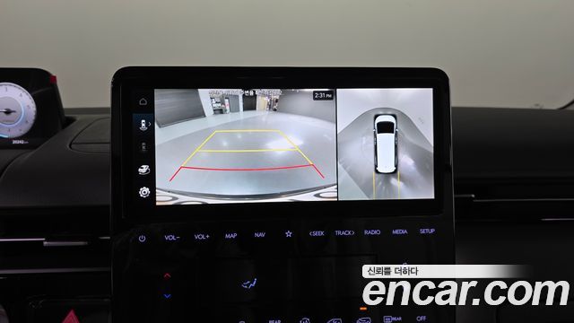 Hyundai Staria 2025 — photo 21