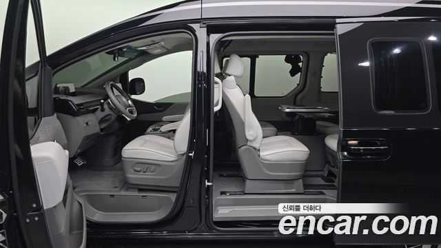 Hyundai Staria 2025 — photo 22