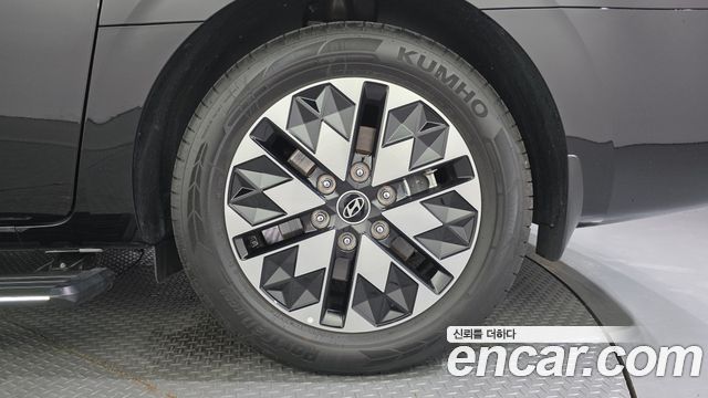 Hyundai Staria 2025 — photo 7
