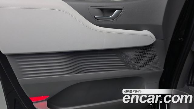 Hyundai Staria 2025 — photo 14