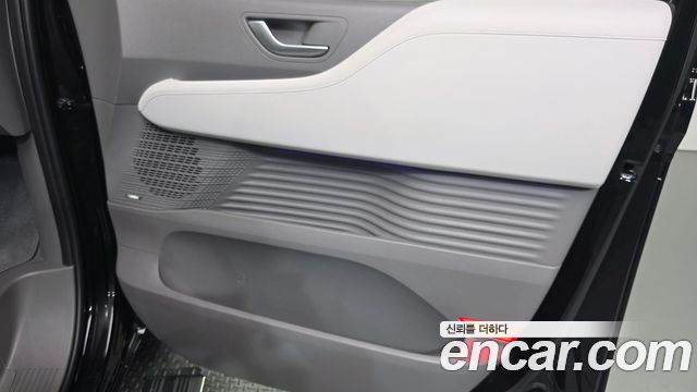 Hyundai Staria 2025 — photo 15