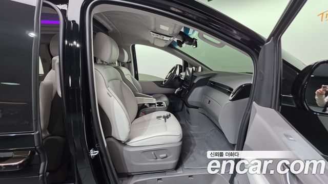 Hyundai Staria 2025 — photo 16