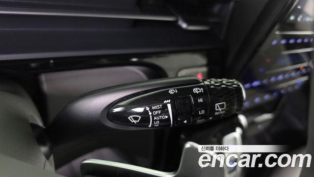 Hyundai Staria 2025 — photo 27