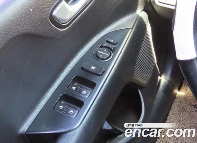 Kia Stonic 2018 — photo 13