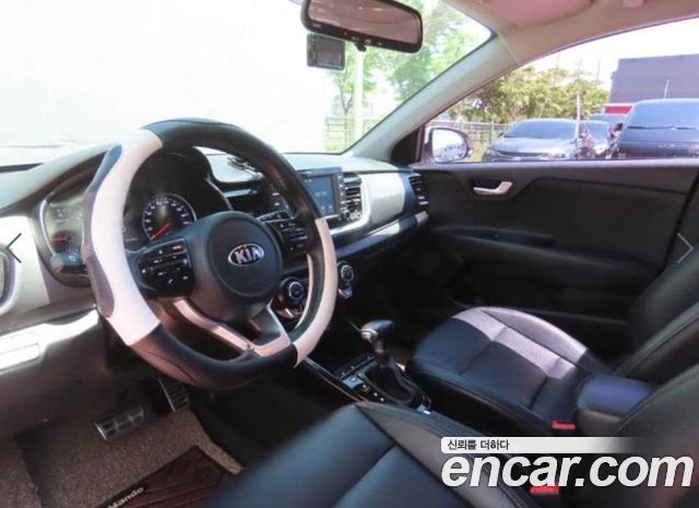 Kia Stonic 2018 — photo 14