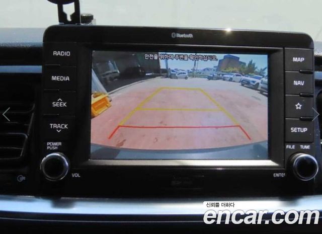 Kia Stonic 2018 — photo 16