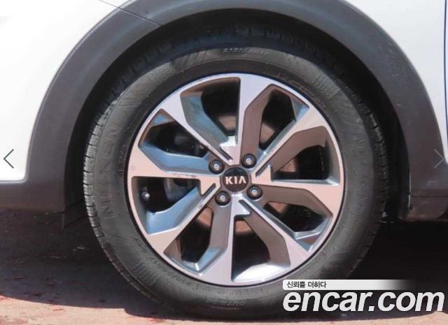 Kia Stonic 2018 — photo 20