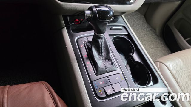 Kia Canival 2015 — photo 9