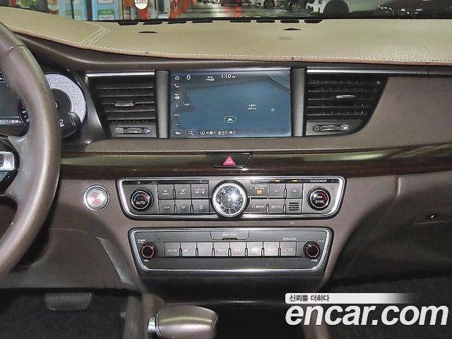 Kia K7 2019 — photo 11