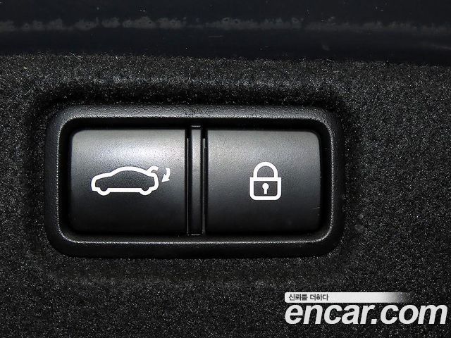 Kia K7 2019 — photo 17