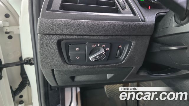 BMW 1-Series 2018 — photo 17