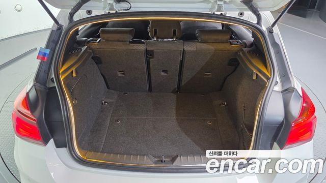 BMW 1-Series 2018 — photo 20