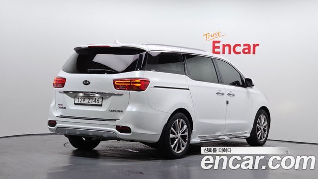 Kia Canival 2019 — photo 2