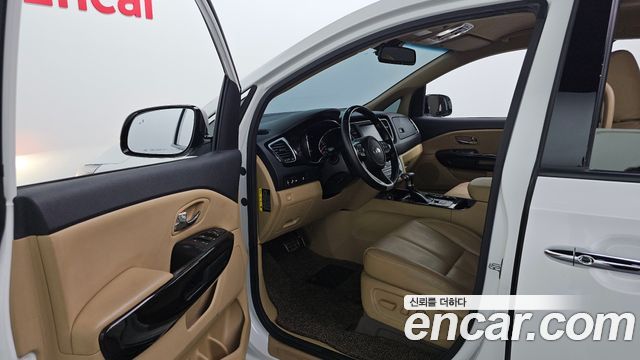 Kia Canival 2019 — photo 10