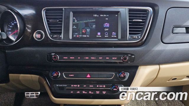 Kia Canival 2019 — photo 12
